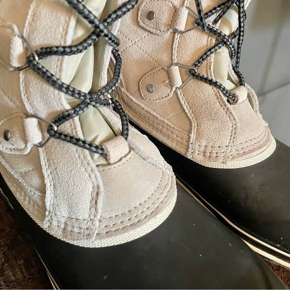 Khombu women’s size 9 Emily cream winter boot with faux fur trim. - Picture 8 of 10